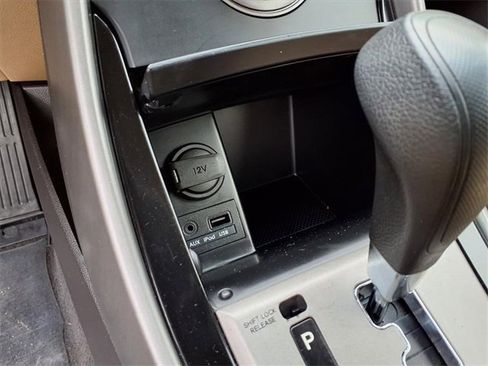 Used 2013 Hyundai Elantra GLS image 17