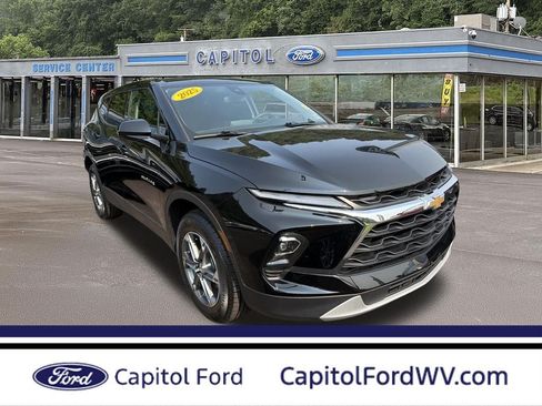 Used 2025 Chevrolet Blazer LT AWD/4WD image 1