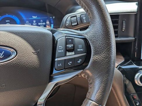 Certified 2022 Ford Explorer King Ranch w/ Premium Technology Package AWD/4WD image 26