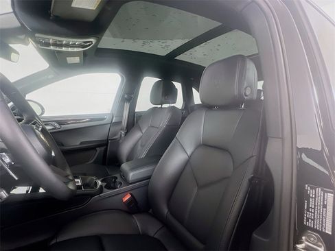 New 2026 Porsche Macan image 14
