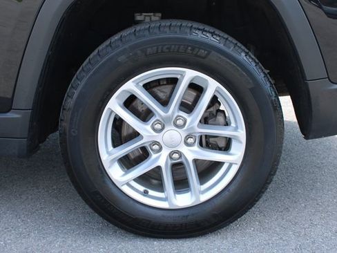 Used 2023 Jeep Grand Cherokee L Laredo w/ Luxury Tech Group I image 35