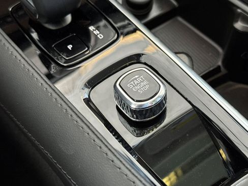 Certified 2024 Volvo XC90 T8 Plus AWD/4WD image 28