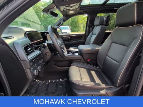 Certified 2025 Chevrolet Tahoe Premier AWD/4WD image 21