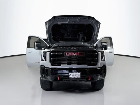 Used 2025 GMC Sierra 2500 AT4X AWD/4WD image 23