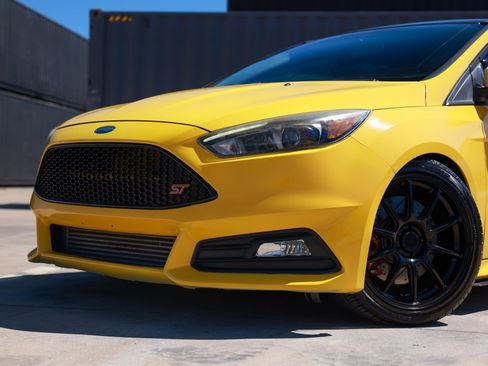 Used 2017 Ford Focus ST w/ Equipment Group 401A FWD image 30