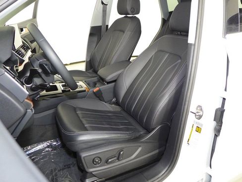 Used 2023 Audi Q5 2.0T Premium w/ Convenience Package image 22