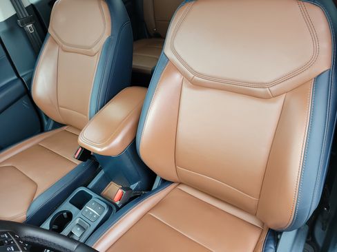 Used 2023 Ford Maverick Lariat w/ Lariat Luxury Package AWD/4WD image 11