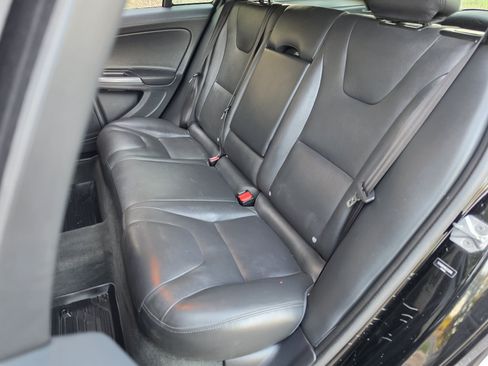 Used 2016 Volvo V60 T5 Platinum w/ Climate Package FWD image 22