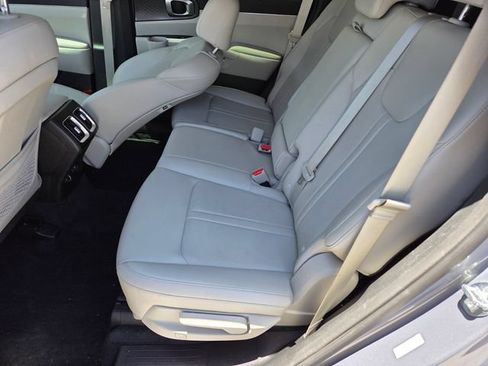 Used 2023 Kia Sorento S w/ Panoramic Sunroof Package FWD image 11