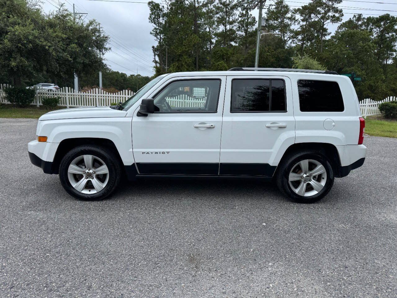 Used 2014 Jeep Patriot Limited FWD image 3