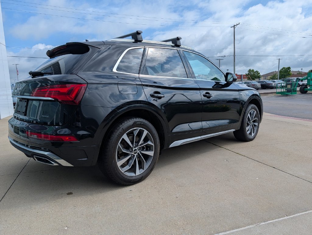 Used 2023 Audi Q5 2.0T Premium w/ Convenience Package AWD/4WD image 4