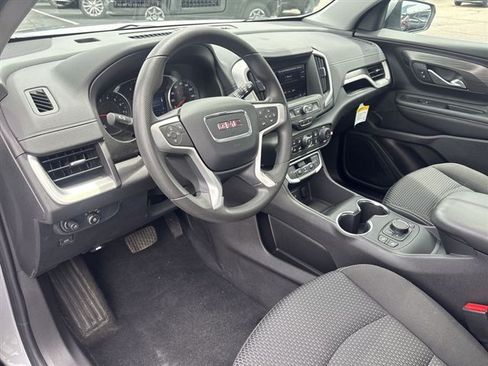 Used 2024 GMC Terrain SLE w/ Driver Convenience Package FWD image 10