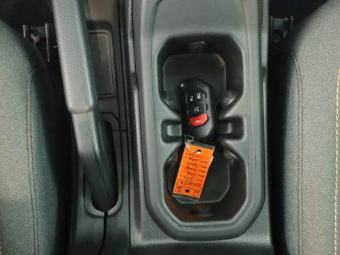 Used 2024 Jeep Wrangler Sport S image 5