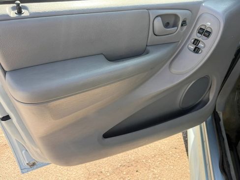 Used 2005 Dodge Grand Caravan SE w/ Popular Equipment Group I FWD image 10