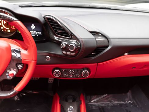 Used 2017 Ferrari 488 Spider RWD image 8