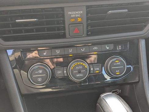 Used 2019 Volkswagen Jetta SE image 15