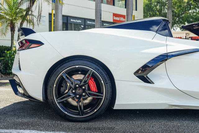 Used 2021 Chevrolet Corvette Stingray Premium Conv w/ Z51 Performance Package RWD image 9