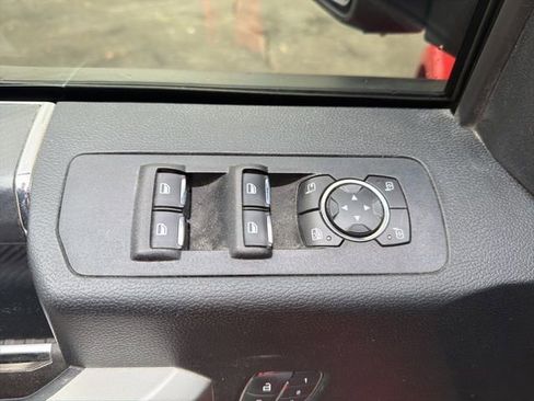 Used 2019 Ford F150 Lariat w/ Equipment Group 502A Luxury image 24