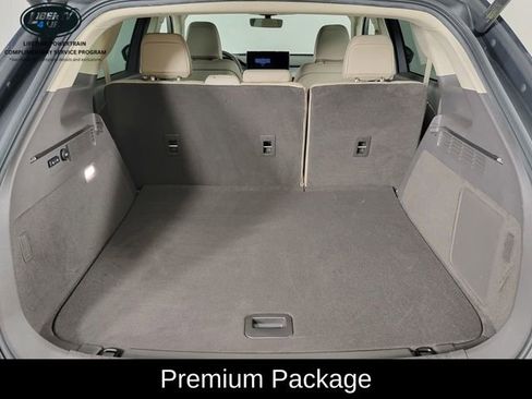 Used 2022 Lincoln Nautilus AWD w/ Premium Package image 16