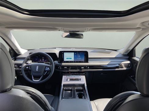 New 2025 Lincoln Aviator AWD w/ Equipment Group 101A image 10