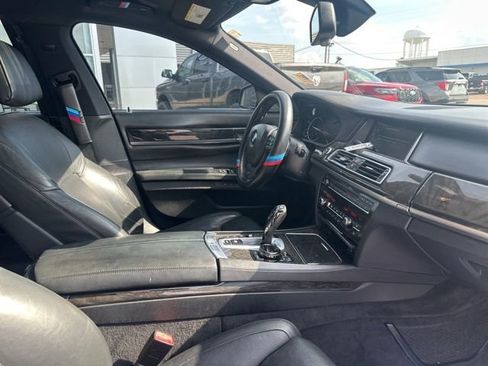 Used 2014 BMW 750Li xDrive image 8