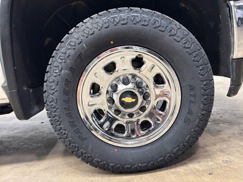 Used 2022 Chevrolet Silverado 2500 LT w/ Convenience Package image 36