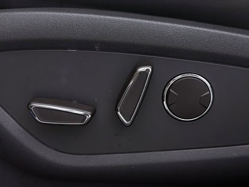 Used 2019 Lincoln Nautilus Reserve image 23