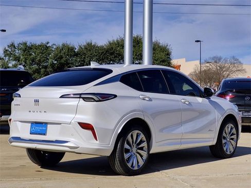 Used 2025 Buick Envista Avenir image 4