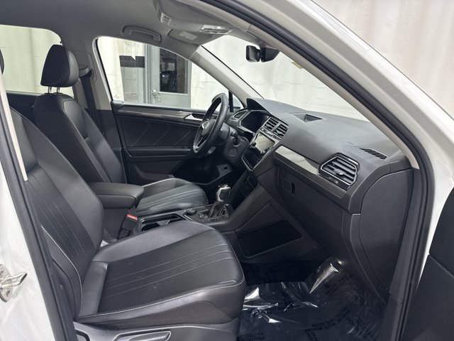 Used 2024 Volkswagen Tiguan SE AWD/4WD image 31
