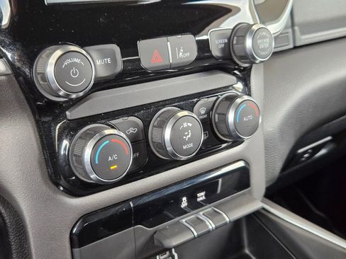 Used 2022 RAM 1500 Big Horn AWD/4WD image 17