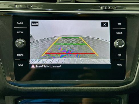 Used 2023 Volkswagen Tiguan SE FWD image 13