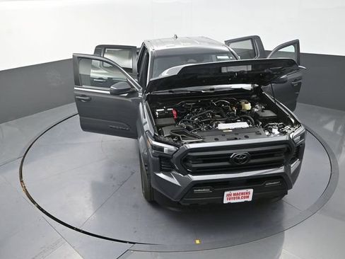 Used 2025 Toyota Tacoma SR5 w/ SR5 Upgrade Package image 39