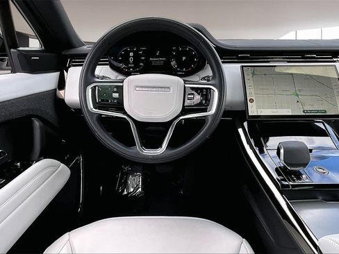 Certified 2025 Land Rover Range Rover Sport image 8