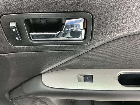 Used 2010 Ford Fusion Hybrid FWD image 39