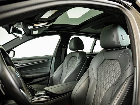 Used 2023 BMW 540i xDrive w/ Executive Package image 23