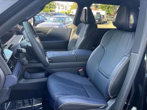 New 2026 INFINITI QX80 4WD w/ Sport Exterior Package image 9