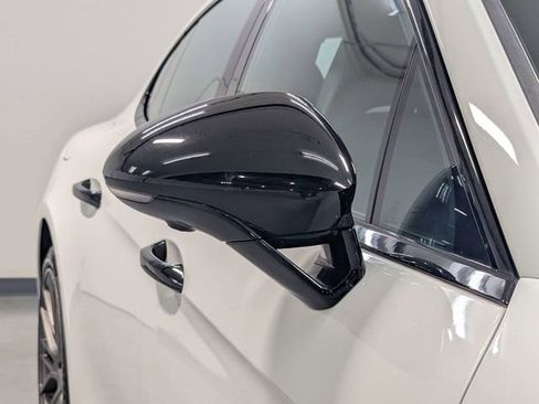 Used 2022 Porsche Panamera 4 Platinum Edition image 32