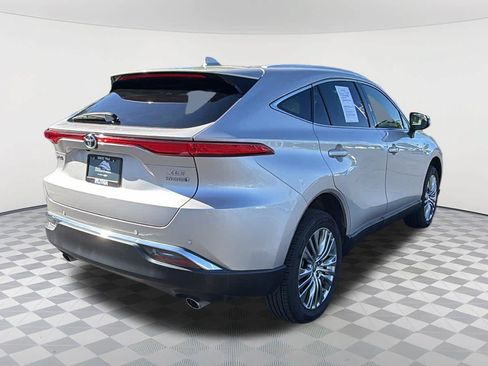Used 2021 Toyota Venza XLE w/ Carpet Mat Package (TMS) AWD/4WD image 5
