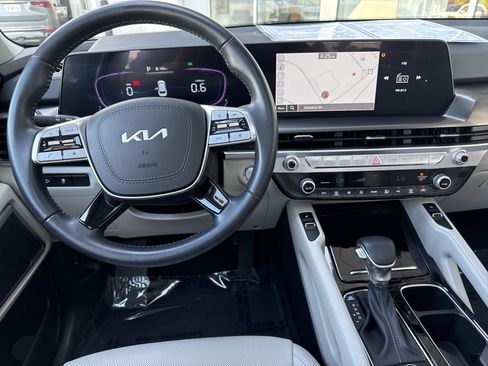 Used 2024 Kia Telluride S w/ S Sunroof Package FWD image 31