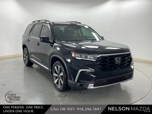 Used 2024 Honda Pilot Touring image 4