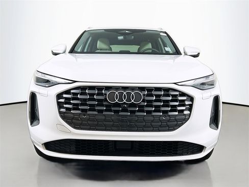 New 2025 Audi Q5 Premium image 2