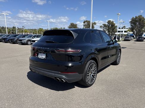 Used 2019 Porsche Cayenne S AWD/4WD image 5