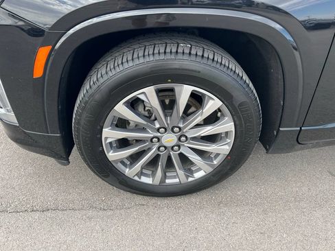 Used 2023 Chevrolet Traverse Premier AWD/4WD image 13