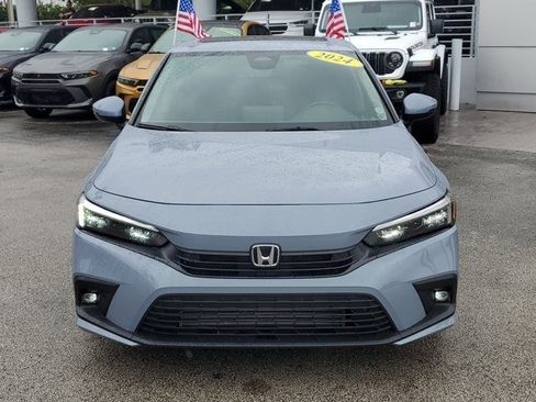Used 2024 Honda Civic Touring image 2