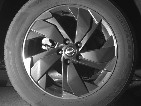 Used 2025 Nissan Rogue SV AWD/4WD image 15