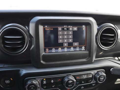 Used 2021 Jeep Wrangler Unlimited Sport image 22