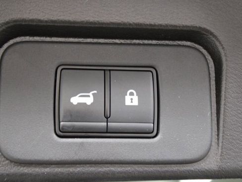 Used 2023 Nissan Rogue SL w/ SL Premium Package image 15