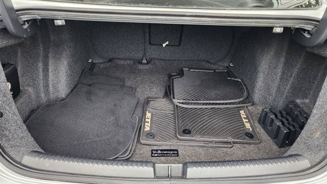 Used 2013 Volkswagen Jetta SE FWD image 21