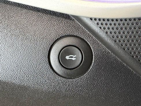 Used 2016 Chevrolet Camaro SS RWD image 17