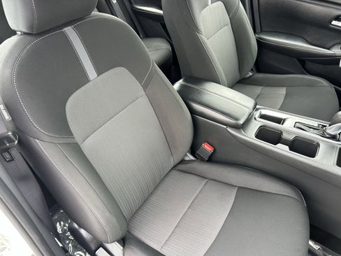 Used 2025 Nissan Sentra SV FWD image 10